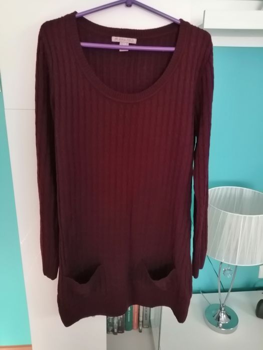 Sweterek z kieszeniami