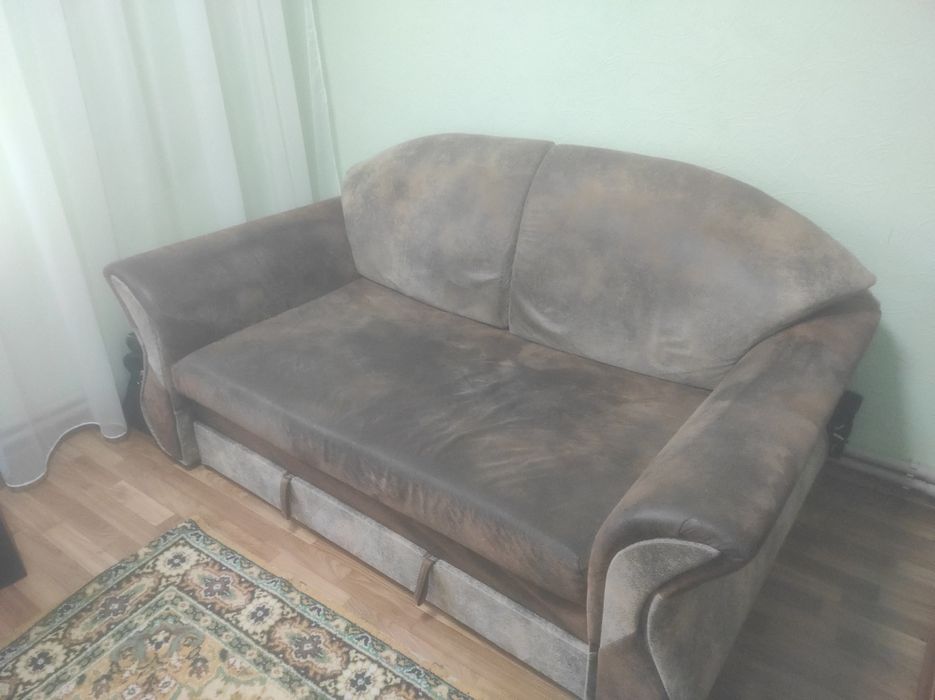 Продам диван в гарному стані