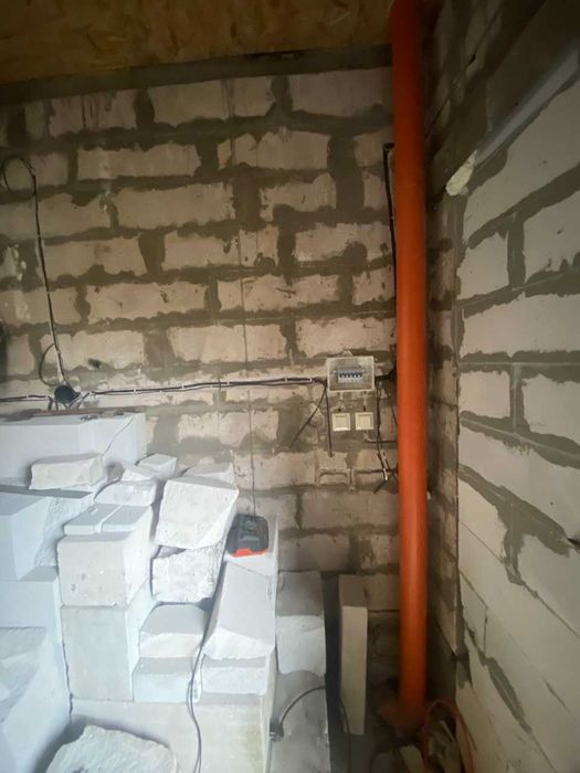 2 поверховий гараж з кімнатою