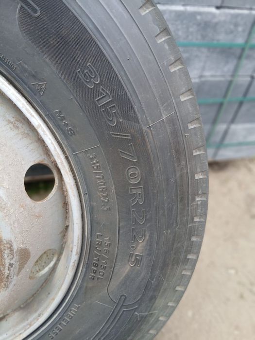Nowe opony wraz z felgami 315 70 22.5