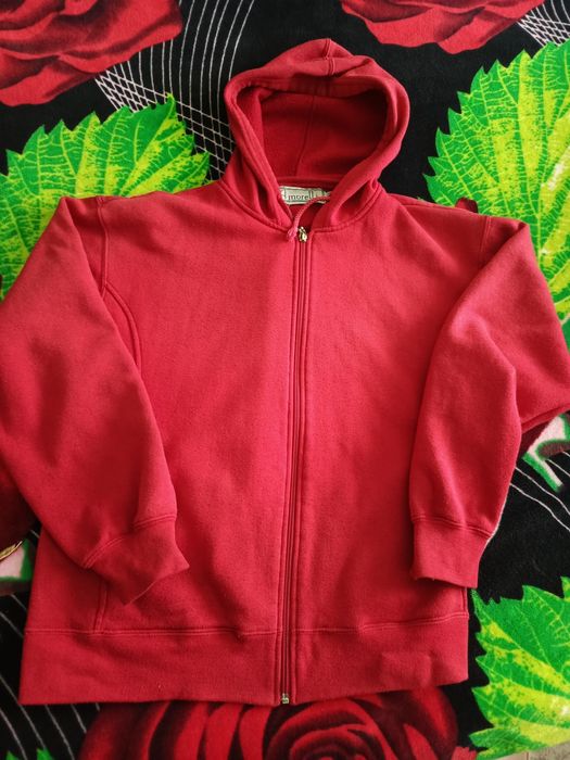 Одежда  б  50 грн шт/ в пакете 10 шт толстовок/кофт+ 1 шт в подарок