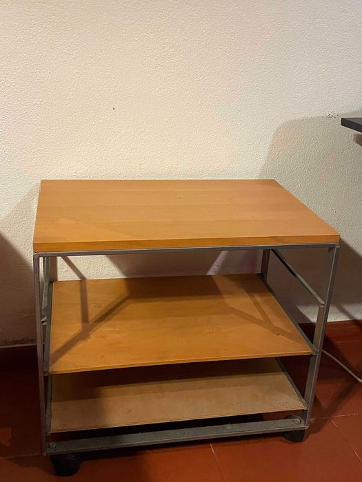 Mesa de Apoio em Madeira