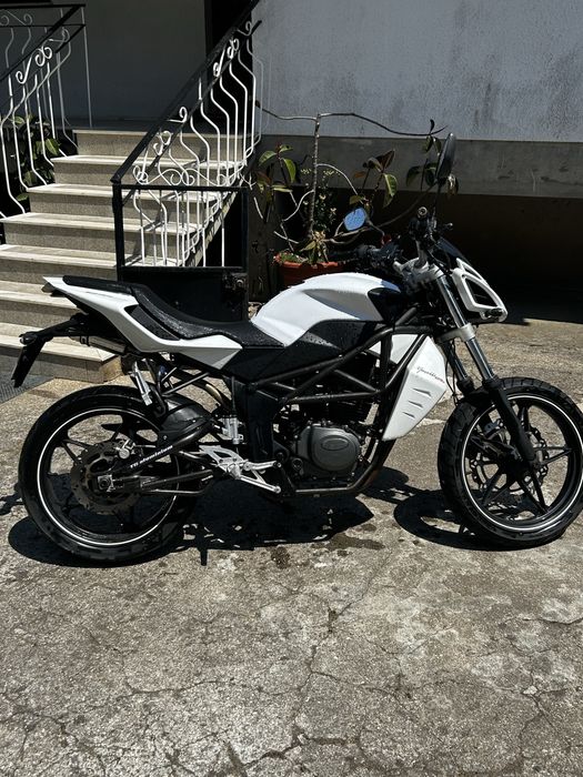Megelli 125S
