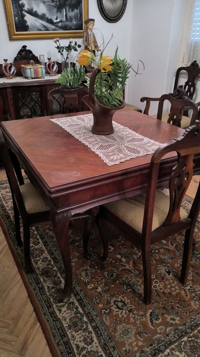 Móveis antigos para DIY / restauro