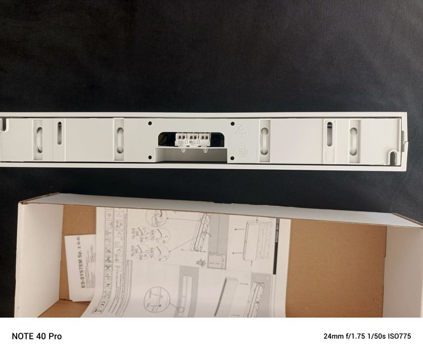 Oprawa oświetlenia awaryjnego System Verso