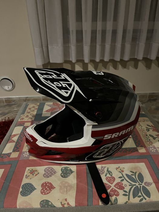 Capacete troy lee d4 carbon