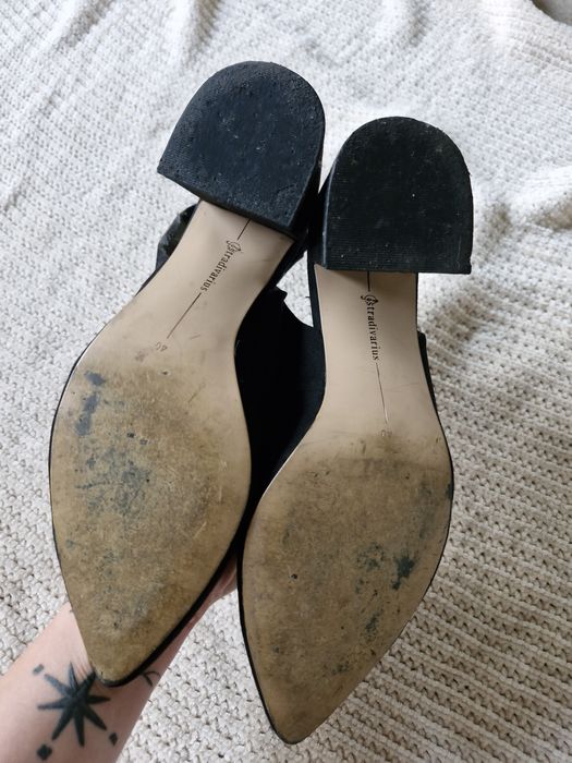 Czółenka Stradivarius czarne