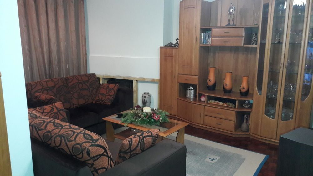 Moveis de sala em Madeira maciça