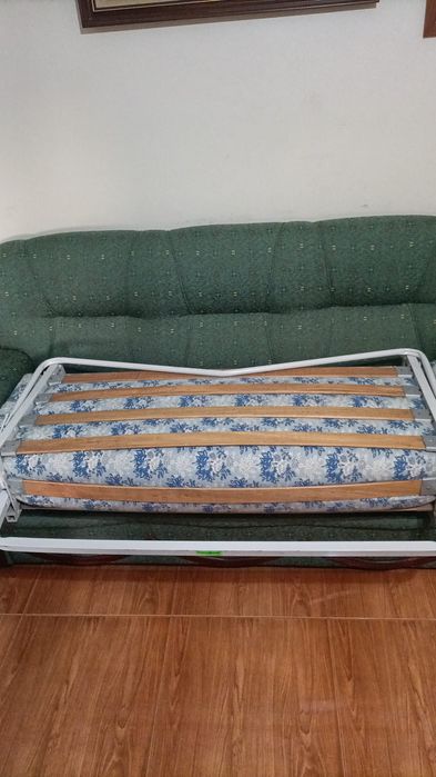 Sofá cama mais uma poltrona