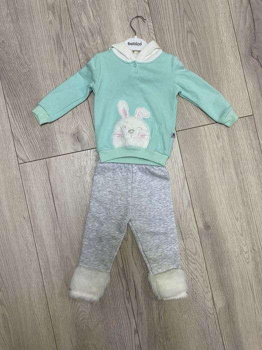 Костюмчик для дівчинки утеплений.