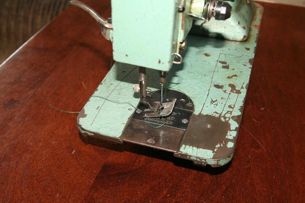 Швейна машина зігзаг 26 клас