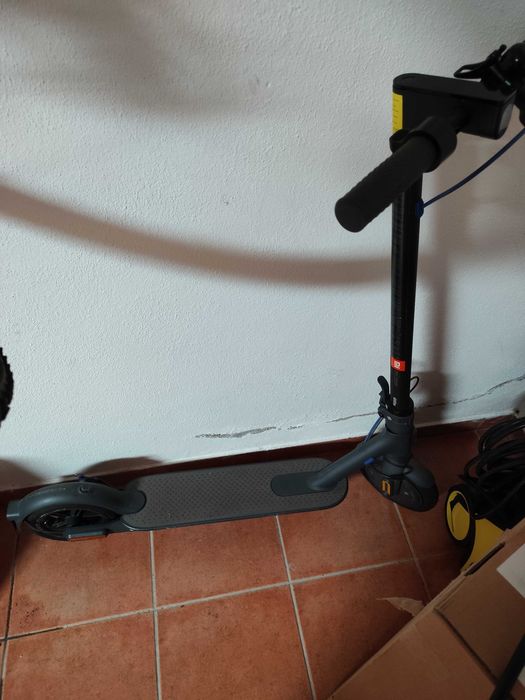 PS4 pro+Trotinete elétrica Xiaomi+2 comandos+3 jogos ps4