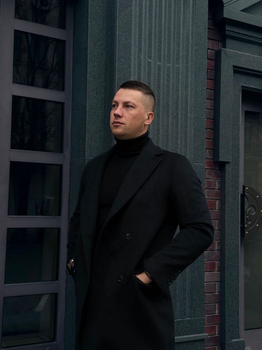 Класичне пальто бізнес стиль престижно виглядає