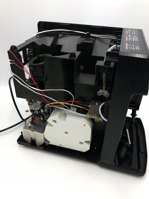 Ekspres do kawy Ufesa Supreme Barista 20 Bar z młynkiem