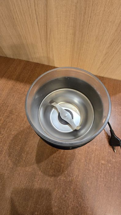 Młynek do kawy DELONGHI KG210