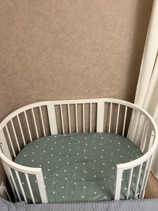 Дитяче ліжечко після однієї дитинки в ідеальному стані