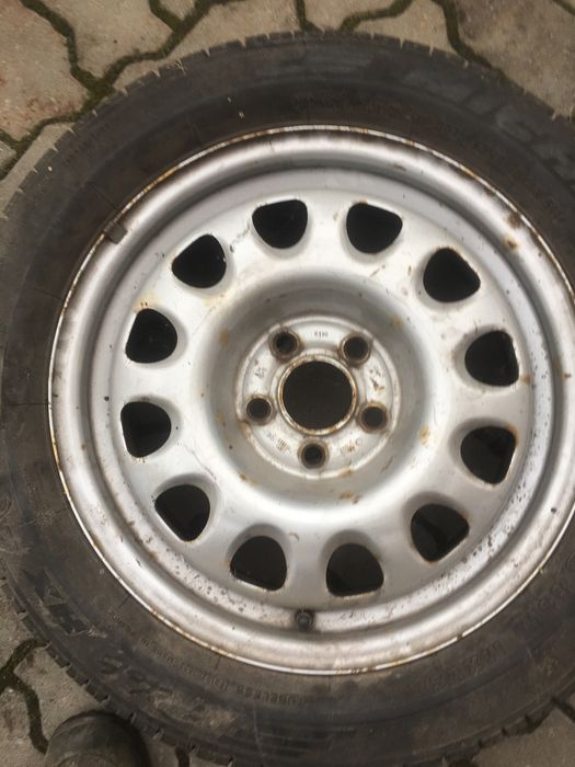 Диск r15 з резиною 205/50 на Фольцваген Гольф 4 Пассат  Шкода тур