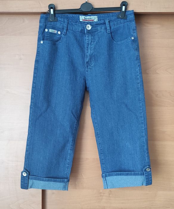 Spodnie jeansowe 3/4 w bardzo dobrym stanie, rozmiar S/M
