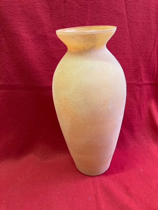 Jarrão tipo ânfora em vidro projetado