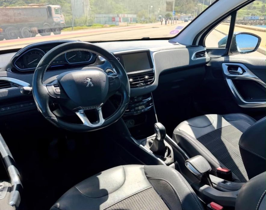 Peugeot 2008 1.2 VTi Allure
