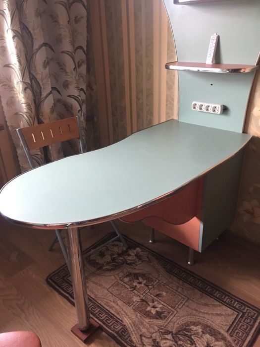 Продам робоче місце для манікюра у відмінному стані