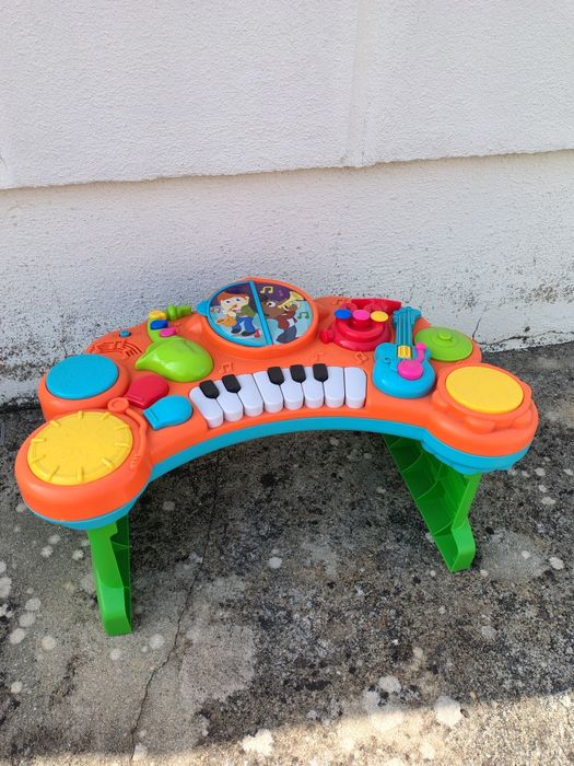 Teclado piano musical infantil (1-3 anos) usado