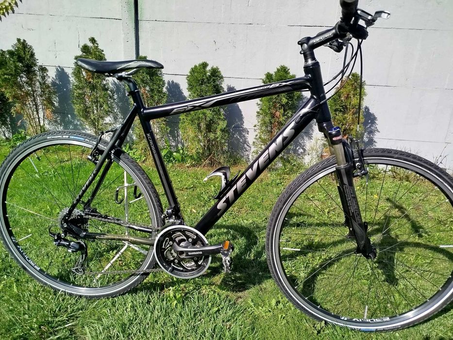 Rower Crossowy STEVENS 6X PRO Koła 28 Cali Rama Alu 58 cm 22 cali Blokowany Przedni Amortyzator DEORE 3x9