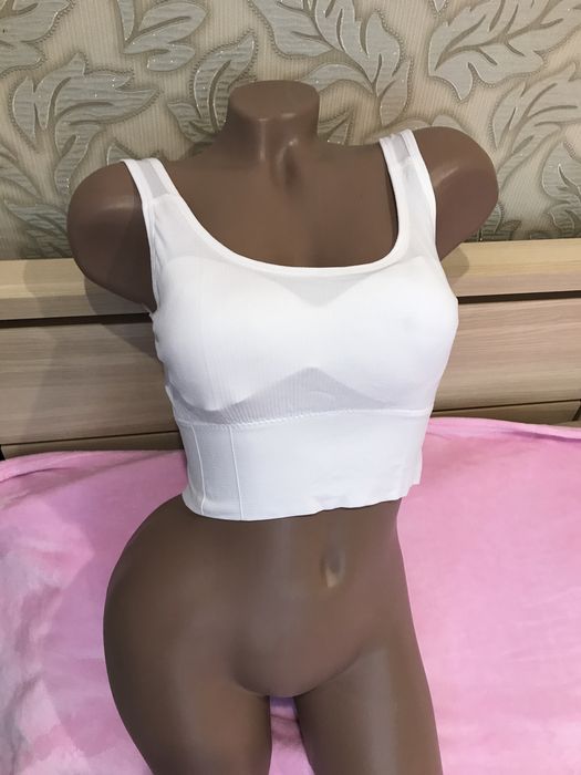 Білий топ з чашечками | Для спорту, дому, щоденного носіння