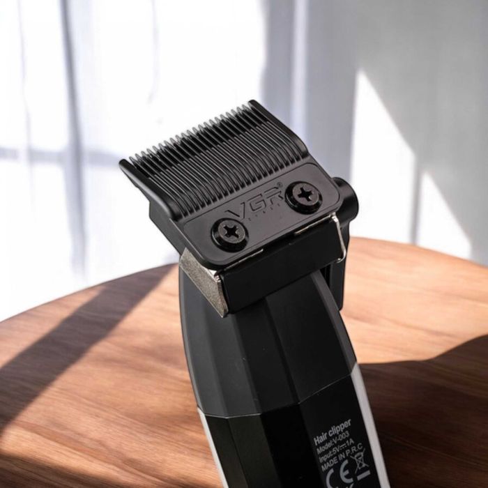 Аккумуляторная машинка для стрижки VGR V-003Green TURBO LED display