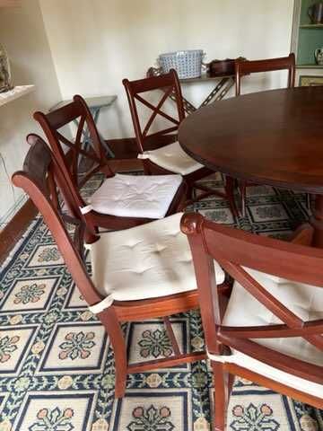 Mesa Extensivel Madeira Maciça + 8 Cadeiras | Bom Estado