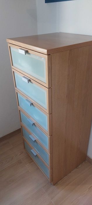 Camiseiro com 7 gavetas e 2 mesas de cabeceira