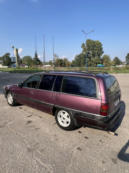 Срочно продам Opel Omega 1992 року