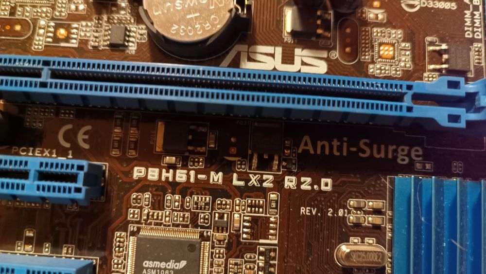 Рабочая материнская плата DDR3 socket 1155