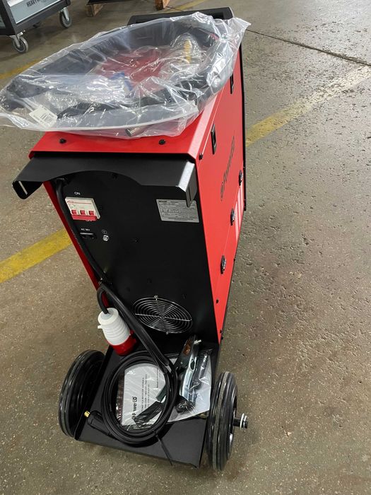 Semi automática PMIG 300SE