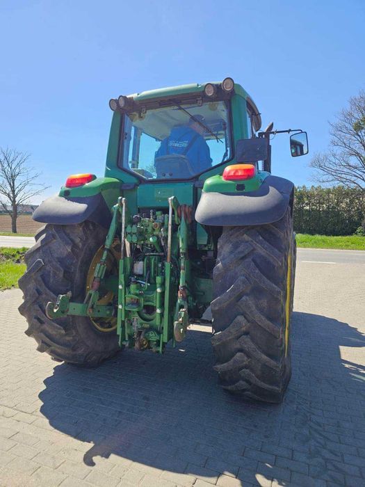 Ciągnik John Deere 6820 , rok prod. 2002  4293 h, 1 właściciel. TLS. JD 6820