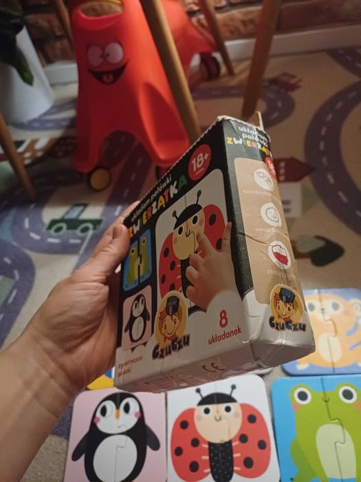 Zabawki dla dziecka, puzzle, klocki, telefon
