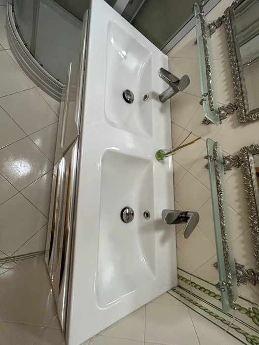 Movel de wc com cuba dupla como novo