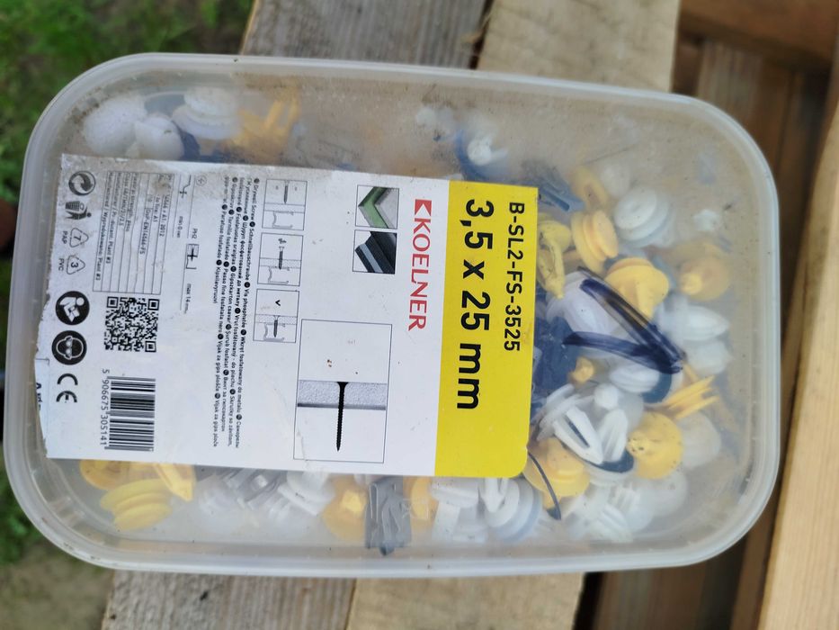 Spinki klipsy samochodowe