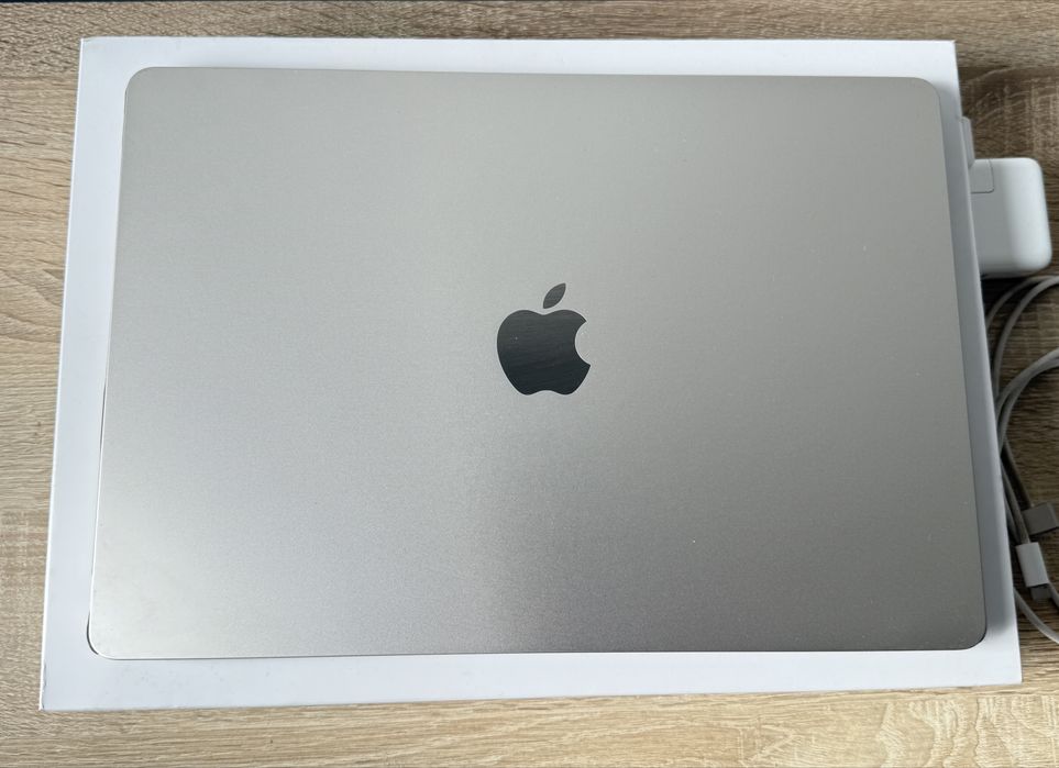 MacBook Air 15” M2 2023 | 96% baterii | Idealny stan | Pudełko + GRATIS etui