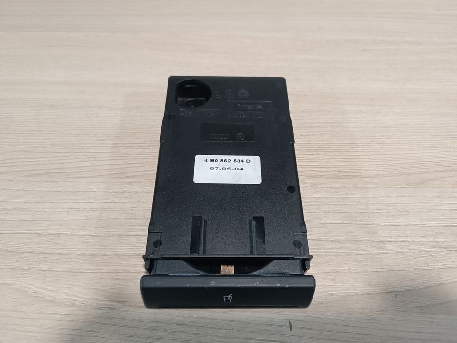 Подстаканник audi a6 c5 оригинал 4b0862534d