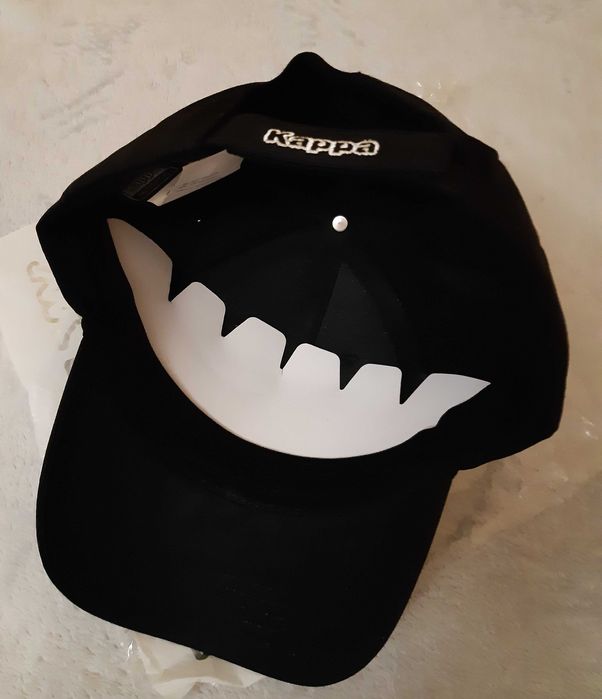 Czapka z daszkiem, czarna bejsbolówka Kappa