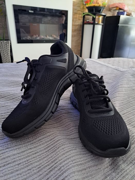 Ténis pretos Skechers