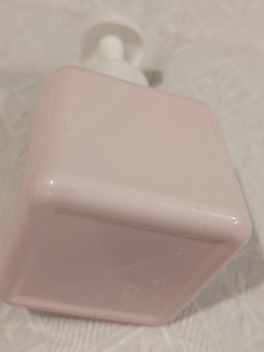 Frasco recarregável.