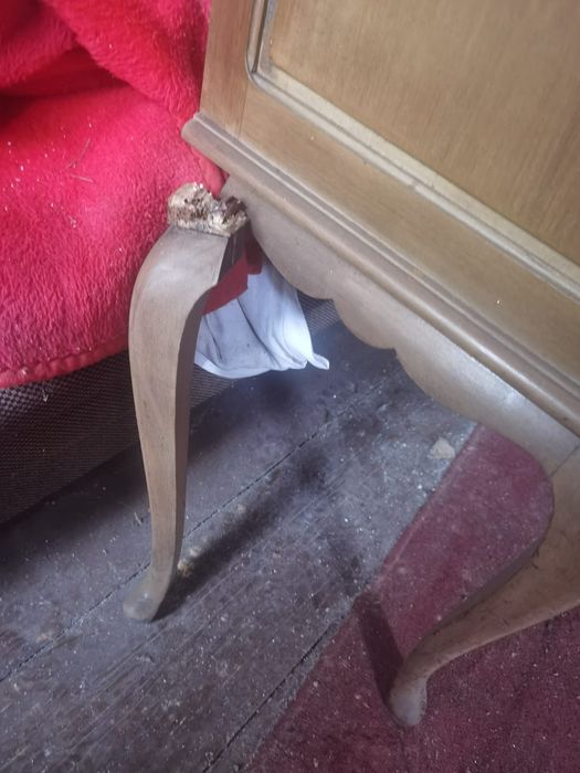 Pentiadeira antiga com banco