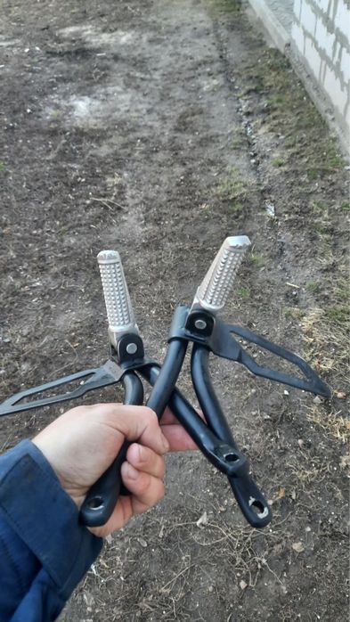 Розборка Lifan sr 220 є сірий боковий пластик