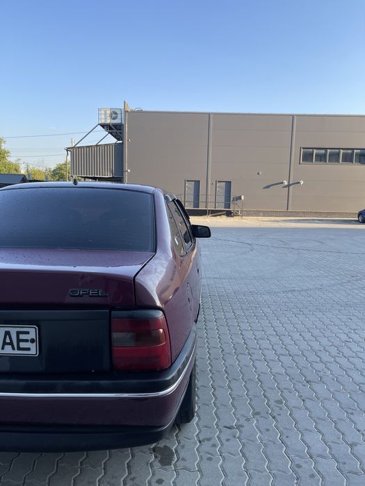 Опель Вектра А 2.0
