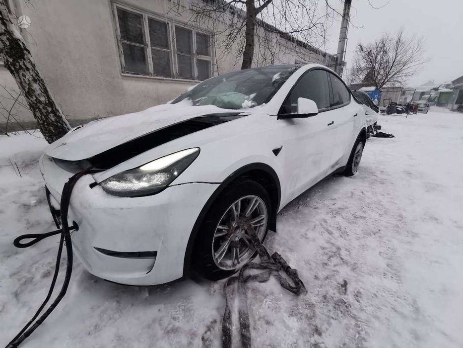 Tesla model Y 2024 розбірка