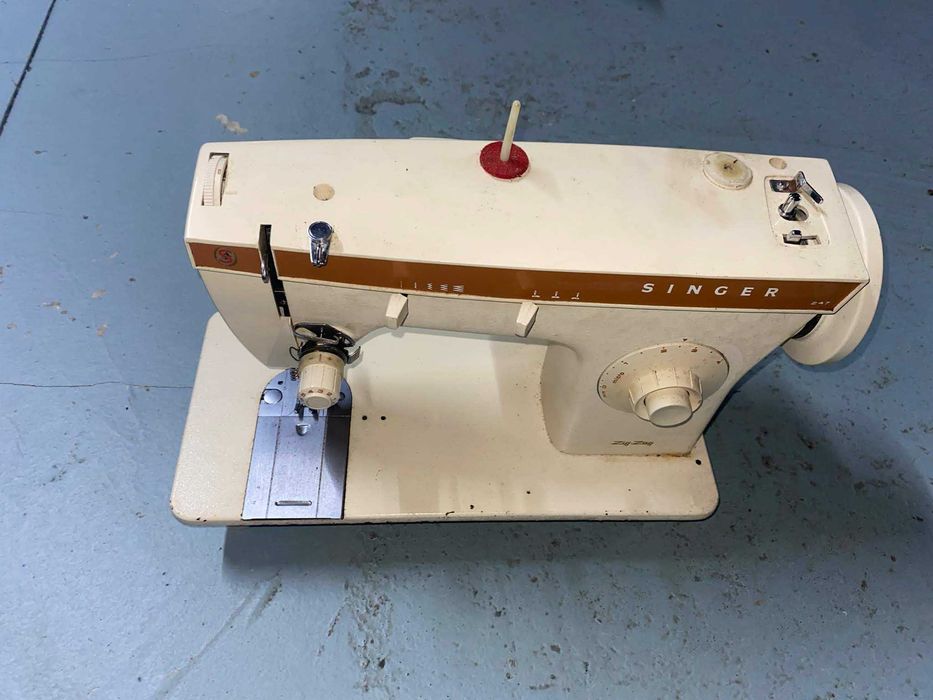 Máquina de costura Singer