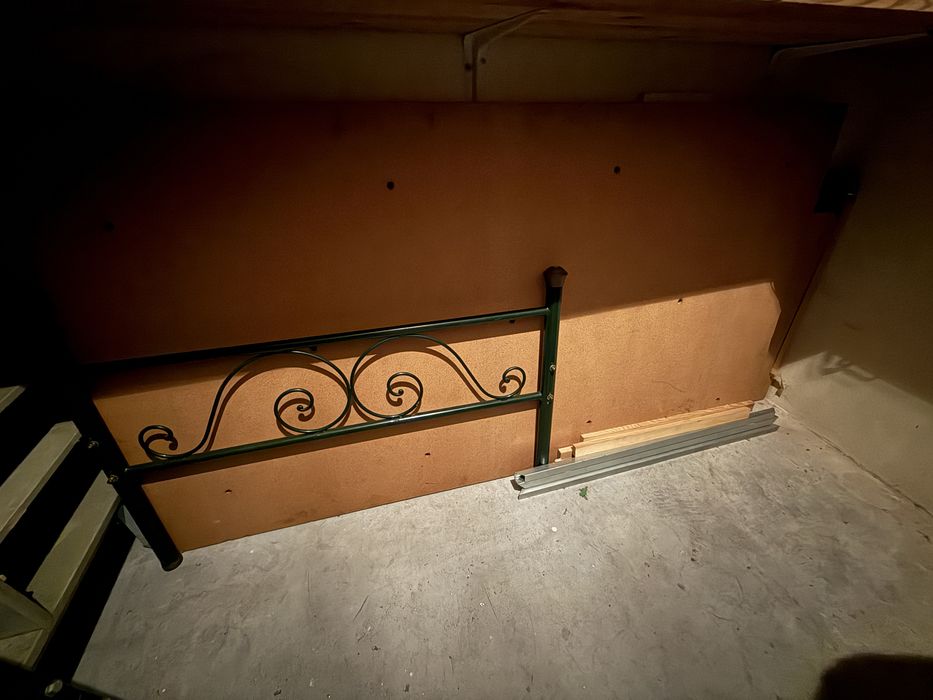 Cama de solteiro (1,90 por 0,90) de ferro - Urgente (para desocuoar)