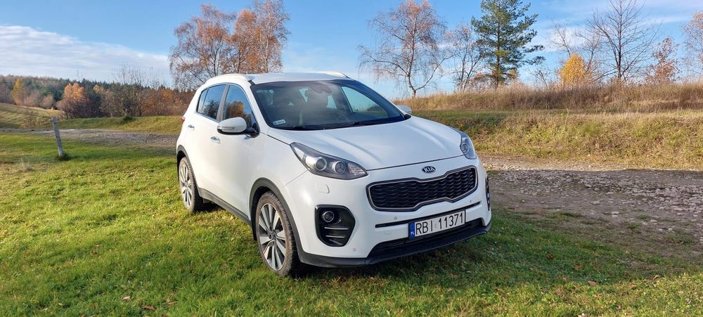 Kia Sportage Sprzedam Kia Sportage IV generacja QL z 2017 r. w kolorze białym.
